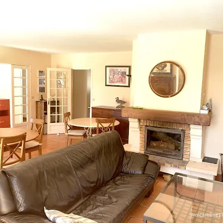 Villa Lumineuse à Avec Piscine Privée *